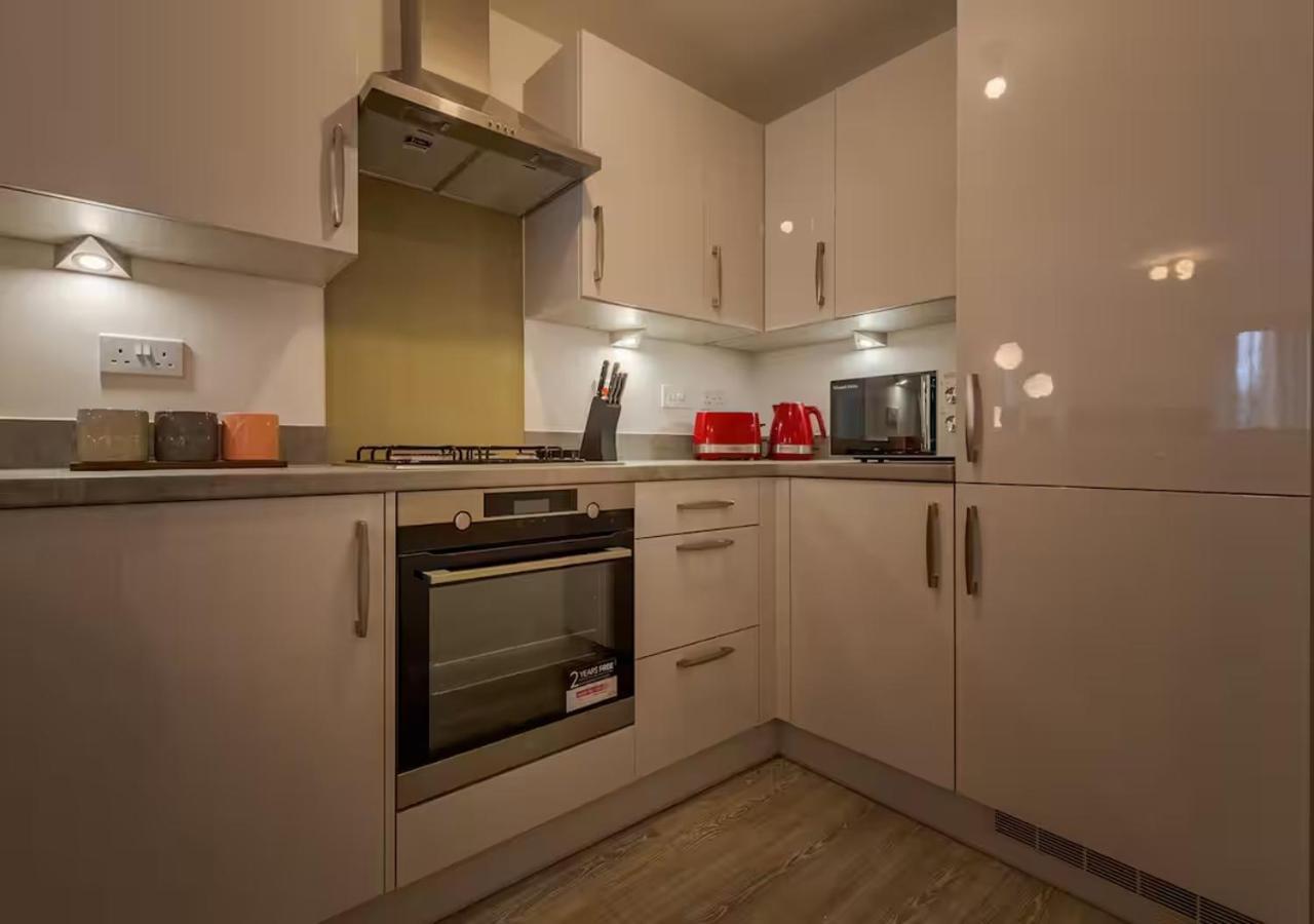 Sherlock Urban Escape Stylish 4br Townhouse With Garden And Parking Birmingham