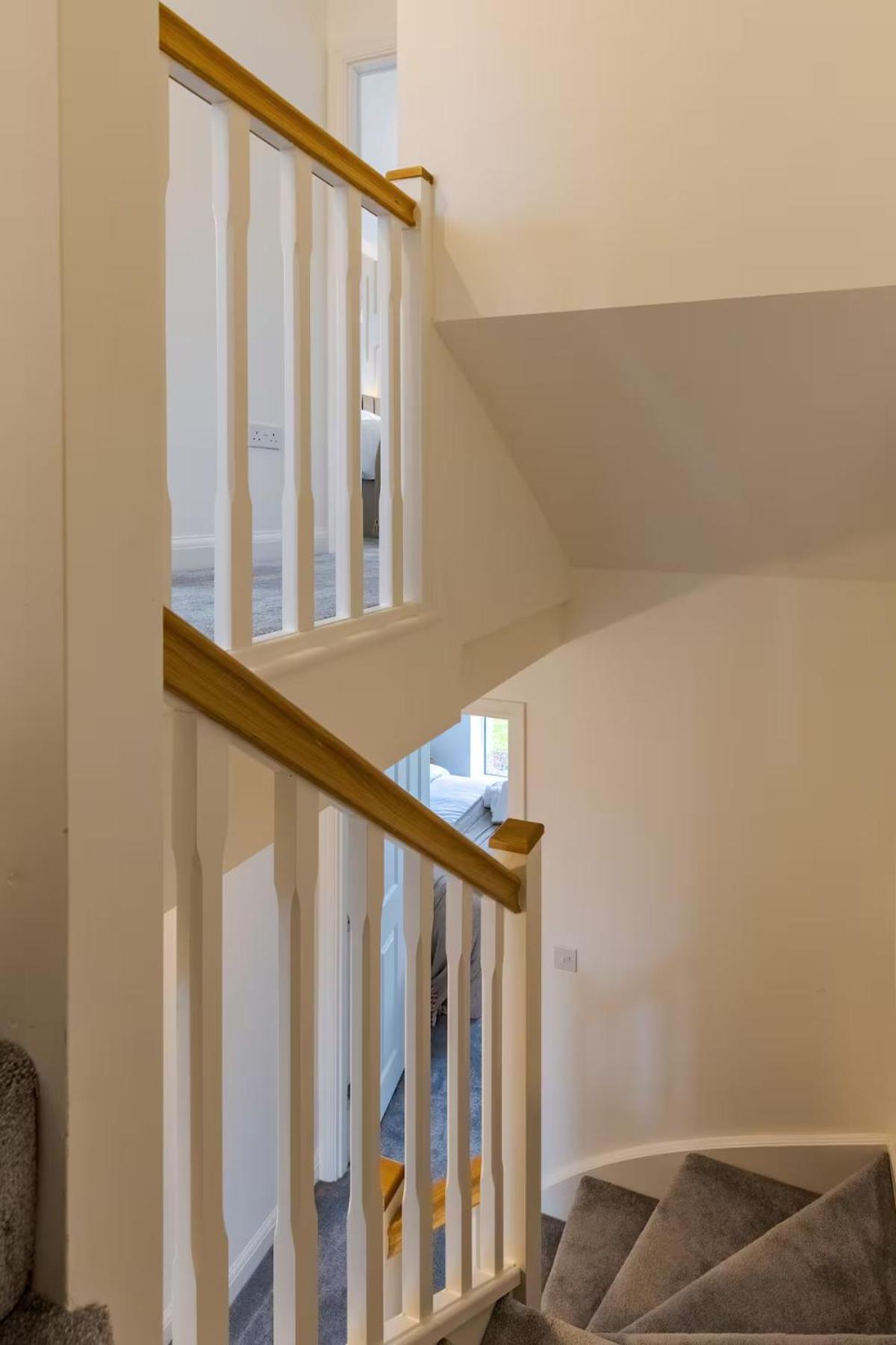 Sherlock Urban Escape Stylish 4br Townhouse With Garden And Parking Birmingham
