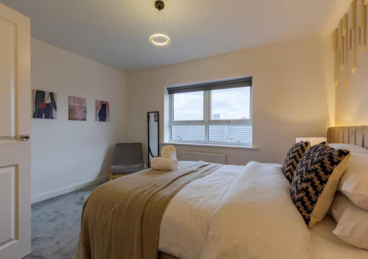 Sherlock Urban Escape Stylish 4br Townhouse With Garden And Parking Holiday home
