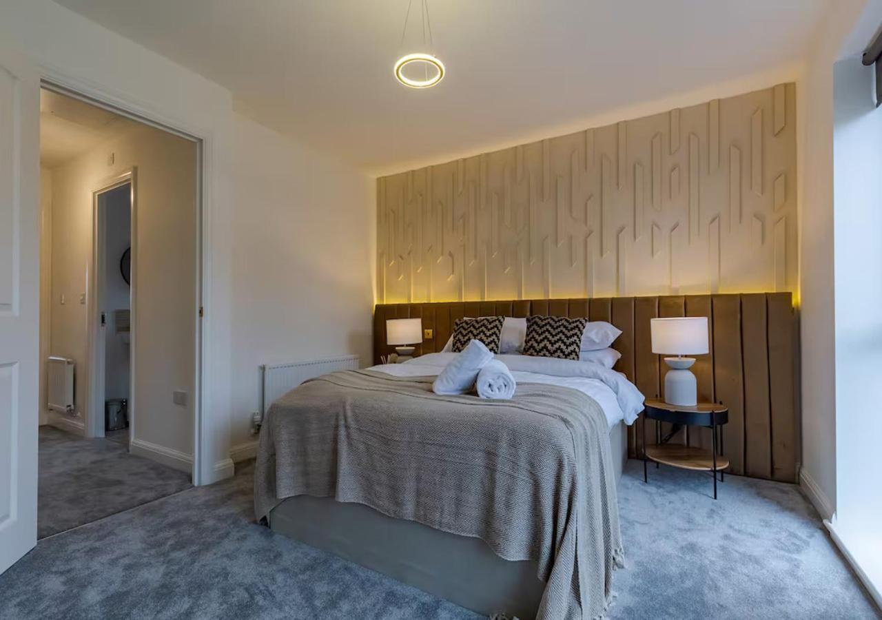 Sherlock Urban Escape Stylish 4br Townhouse With Garden And Parking Holiday home *
